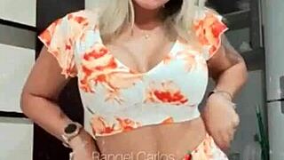 morena's big pussy lips tease homemade latina style