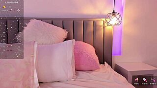 Yineth's Steamy Webcam Show Delights Fans Worldwide