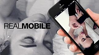 big ass cam babe fingers shaved pussy with toys