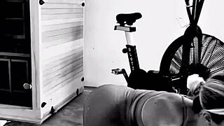 creeper ass workout gets super steamy