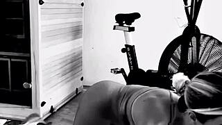 creeper ass workout gets super steamy