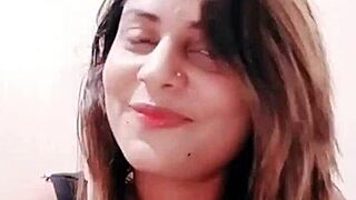 Naughty Indian babe dances with big tits shaking seductively