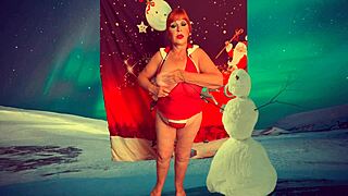 Carmen Claus delivers classic Christmas deepthroat blowjob in cosplay