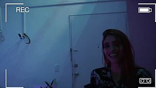 Yaira Fingers Pussy in Solo Masturbation