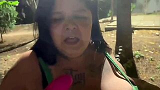 i paid for dinner and she repaid me with a bush blowjob - firegreen2