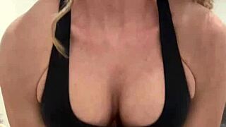 i flex my muscles just for you fans babe