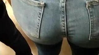 Curvy Ass Metro Spy Cam