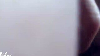 Novinha masturbates in uber then gives tight anal