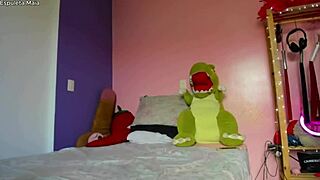 hot brunette latina wife ahegaos and shakes her juicy ass