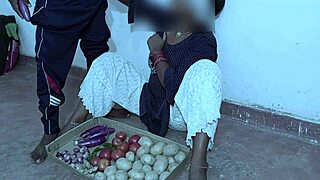 closeup indian bhabhi's big ass pussy fucked missionary doggystyle in homemade reality