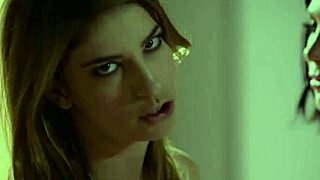 Erotic lesbo babe squirts hard during intense pussy licking 👅💦