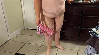 Watch This Big Ass Granny Stretch And Flash Her Phat Booty Close Up!