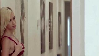 Roommate's Secret Pussy Lick: Kiara Cole Tempts Katie