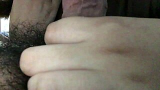 Horny Filipina Girlfriend Delivers Awesome Homemade Blowjob