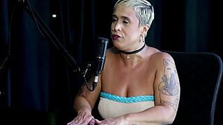 Blonde Receives Naked Massage After Date Regret