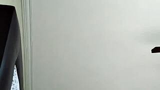 ¡Cogiendo con pasión en el motel, mi milf amante me hace explotar!