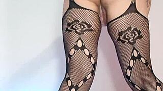 best friend's wife masturbates huge tits cameltoe for me secretly!