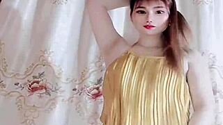 Vietnamese Teen Dances Live On Bigo Platform