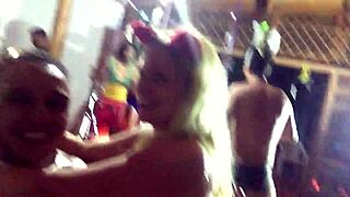 marombado pounds loirinha's pussy at carnaval with paty bumbum crowd watching