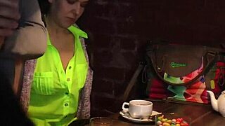 bar babe wanna suck dick tonight