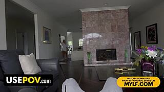 woman rushes over on bell for freeuse fun anytime