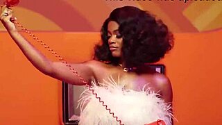 beautiful chicamusica performs cute music set