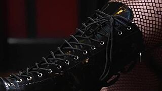 i'm this hot bbw mistress dominating alt man rough uhh