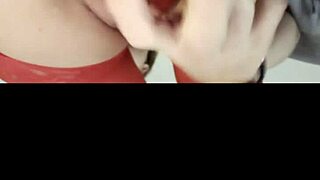 brazilian ebony beauty masturbates in lingerie squirting lechita