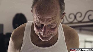 dakota rewards delivery guy with sloppy blowjob 😘💋