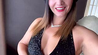 Quick hard fuck ends with massive facial blast for new year! 💦😍