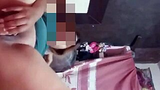 Explode in homemade masturbation squirting frenzy now!