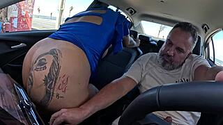 Safadinha Meduzza rides passenger's cock in backseat