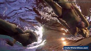 girls stripping bikinis poolside horny fun 😜🏊