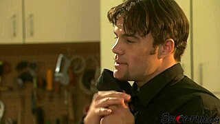 Blonde Amateur's Facial from Muscled Stud