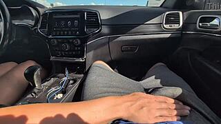 Girlfriend's Sloppy Car Handjob Explodes Cum