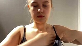 gym quickie: extreme outdoor pussy fingering orgasm