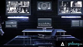 brett rossi ravages kenna james and alexis fawx in lesbian frenzy!