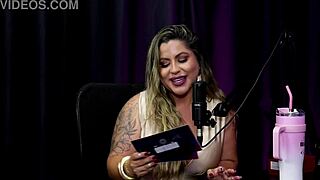 J� Se Masturba Na Praia E Ama Swingers Menage!