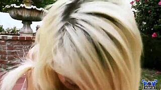 hey valerie white wanna eat miles long's cum outdoors nasty blonde?