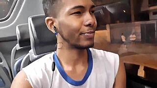 fugindo da escola pra mamar e levar rola interracial na buceta atlética
