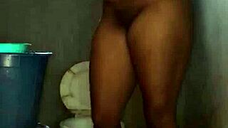 naijahomemadepussy takes her curvy morning shower routine