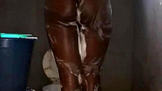 naijahomemadepussy takes her curvy morning shower routine