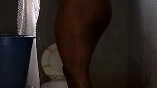 naijahomemadepussy takes her curvy morning shower routine