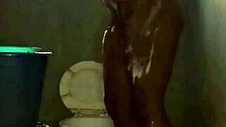 naijahomemadepussy takes her curvy morning shower routine
