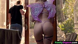 fairy babe blinks wet pussy on tongue licking orgasm