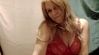 2025 12 02 french slave in red bodysuit flashes solo