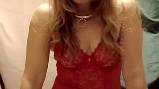 2025 12 02 french slave in red bodysuit flashes solo
