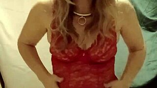 2025 12 02 french slave in red bodysuit flashes solo