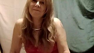 2025 12 02 french slave in red bodysuit flashes solo