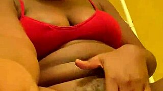 sexy ebony babe shakes big ass close up pissing pee!